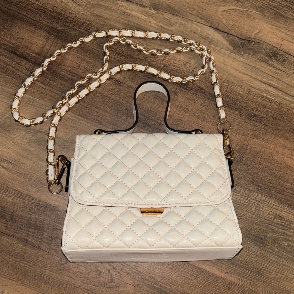Chic Cream Quilted Satchel - Picture 2 of 3